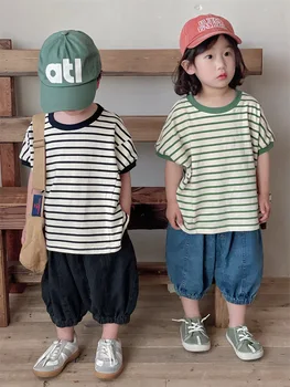2023 Летняя детская футболка в корейском стиле из хлопка в мягкую полоску, свободный О-образный вырез, Красивый модный новый дизайн, простой повседневный стиль